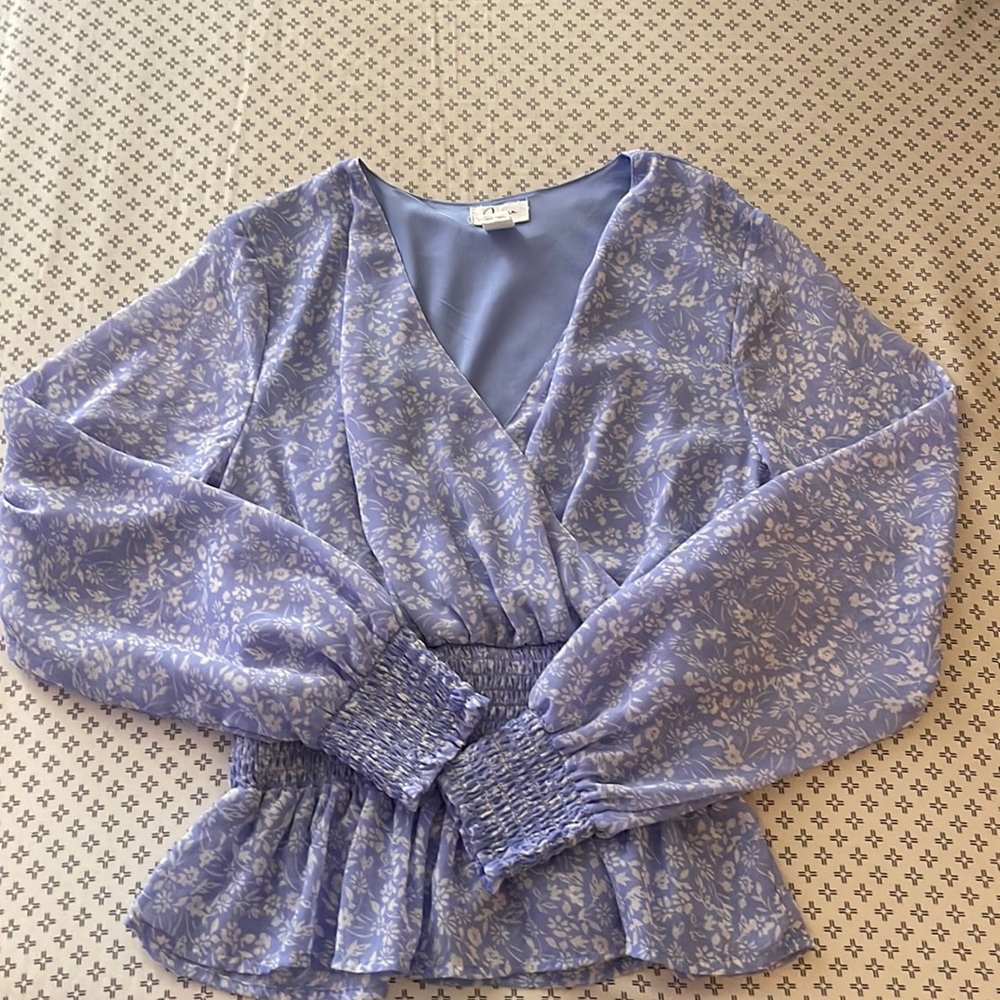 Long sleeve lovely blouse✨